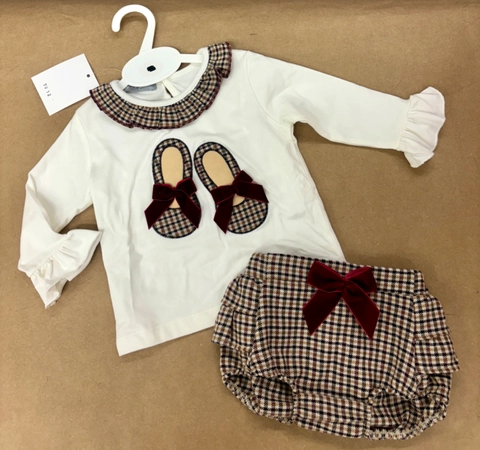 Conjunto volantito  culete vichí zapatillas