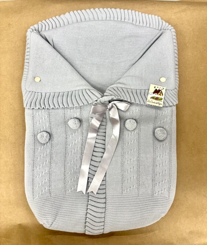 Saco de punto con pompones entero gris