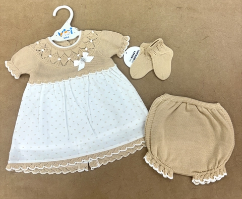 Conjunto 3 piezas  calcetines jesusito pecho hilo vuelo plumeti blanco/beige