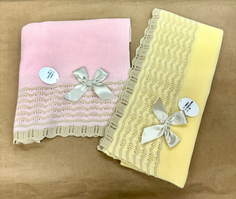 Toquilla/arruyo hilo fotmas combinada con tono arena