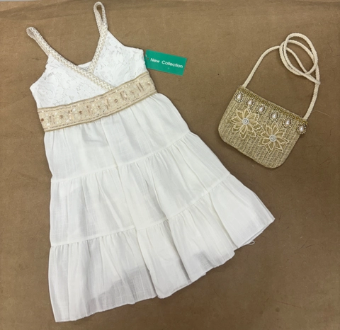 Vestido blanco tirantes con bolso y detalles oro